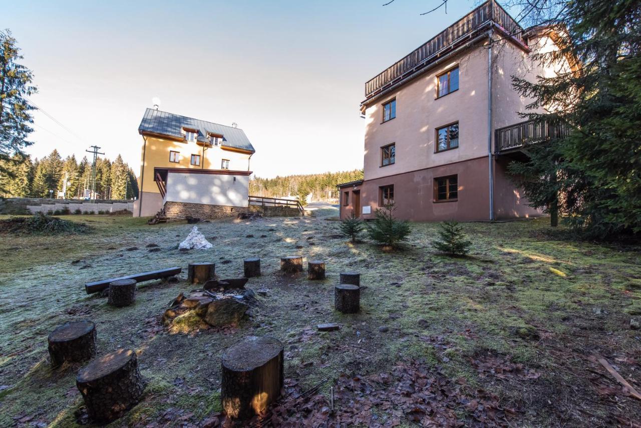 Apartmany Domino Železná Ruda 外观 照片